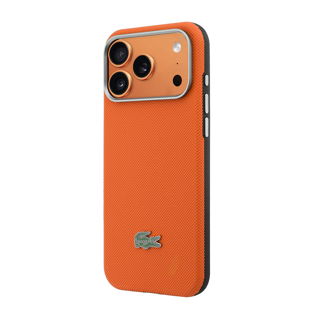 __vg|Turuncu|1|3666339611347-02|Apple iPhone 17 Pro Max Kılıf Lacoste Orjinal Lisanslı MagSafe Şarj Özellikli PVC Yarı Pike Desenli Arka Yüzey İkonik Timsah Dokuma Logolu Kapak