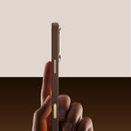 __vg|Kahverengi|6|6978373651379-07|Apple iPhone 17 Pro Max Kılıf MagSafe Şarj Özellikli Raptic Aramid Dual Serenity Serisi Karbon Kapak