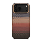 __vg|Kahverengi|0|741654367544-01|Apple iPhone 17 Pro Max Kılıf MagSafe Şarj Özellikli Aramid Karbon Fiber Pitaka Military-Grade Sunset-Moonrise Serisi Kapak