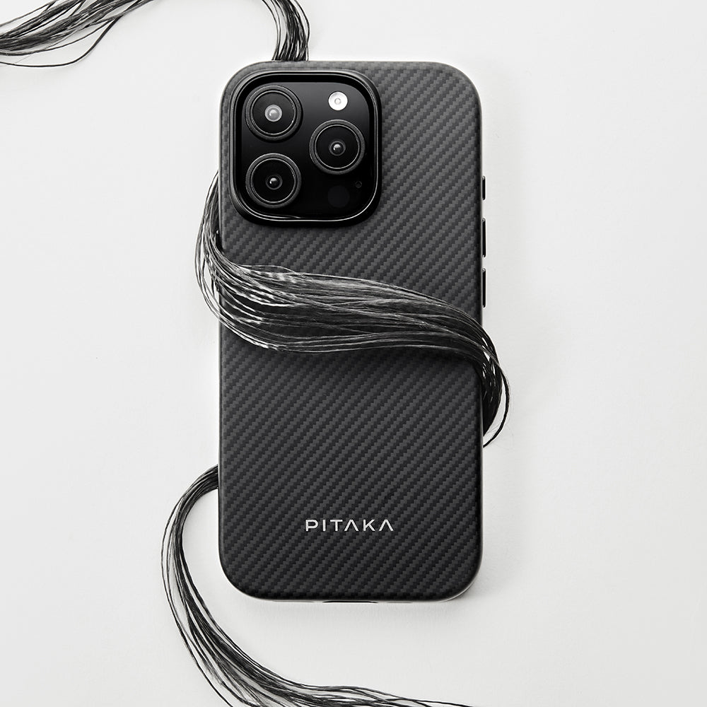 __vg|Siyah|13|741654368725-14|Apple iPhone 16 Pro Kılıf M-safe Şarj Özellikli Aramid Karbon Fiber Pitaka Military-Grade Classic Serisi New Logo Black-Grey Twill Kapak