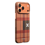 __vg|Kahverengi|1|741654369647-02|Apple iPhone 17 Pro Max Kılıf MagSafe Şarj Özellikli Aramid Karbon Fiber Pitaka Flora in Grid Serisi Kapak