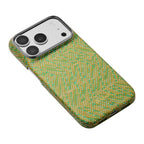 Apple iPhone 18 Pro Max Kılıf MagSafe Şarj Özellikli Aramid Karbon Fiber Pitaka Wind Over Wheat Serisi Kapak - Sarı-Yeşil