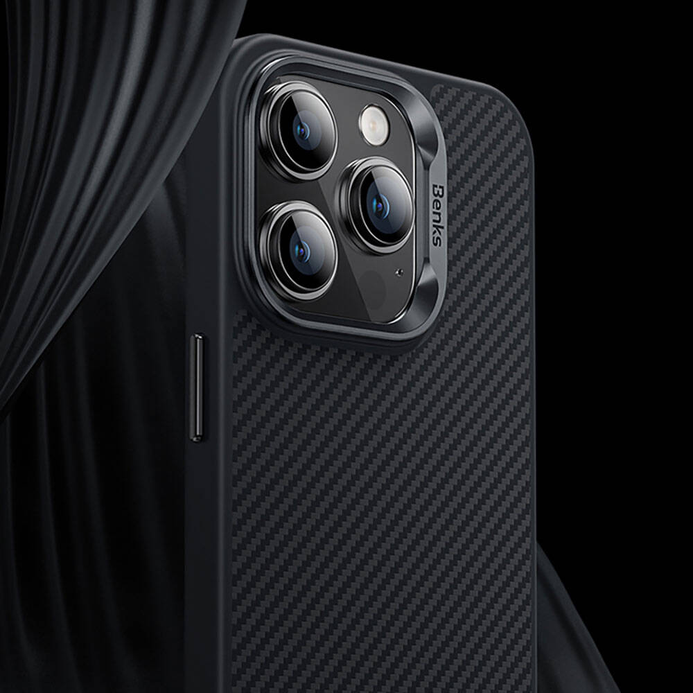 __genel|6|apple-iphone-14-pro-max-kilif-karbon-fiber-m-safe-sarj-ozellikli-benks-hybrid-armorpro-600d-kevlar-kapak-07|Apple iPhone 14 Pro Max Kılıf Karbon Fiber MagSafe Şarj Özellikli Benks Hybrid ArmorPro 600D Kevlar Kapak