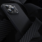 __genel|8|apple-iphone-14-pro-max-kilif-karbon-fiber-m-safe-sarj-ozellikli-benks-hybrid-armorpro-600d-kevlar-kapak-09|Apple iPhone 14 Pro Max Kılıf Karbon Fiber MagSafe Şarj Özellikli Benks Hybrid ArmorPro 600D Kevlar Kapak