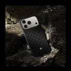 __genel|14|apple-iphone-17-pro-max-kilif-m-safe-sarj-ozellikli-benks-armorpro-armorgrid-serisi-kevlar-karbon-kapak-15|Apple iPhone 17 Pro Max Kılıf MagSafe Şarj Özellikli Benks ArmorPro ArmorGrid Serisi Kevlar Karbon Kapak