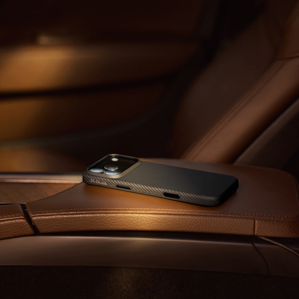 __genel|11|apple-iphone-17-pro-max-kilif-m-safe-sarj-ozellikli-1500d-aramid-karbon-fiber-pitaka-military-grade-classic-serisi-black-grey-twill-kapak-12|Apple iPhone 17 Pro Max Kılıf MagSafe Şarj Özellikli 1500D Aramid Karbon Fiber Pitaka Military-Grade Classic Serisi Black-Grey Twill Kapak