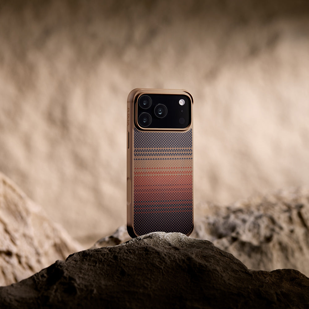 __genel|5|apple-iphone-17-pro-max-kilif-m-safe-sarj-ozellikli-pitaka-tactile-woven-sunset-moonrise-aramid-pro-guard-serisi-karbon-kapak-06|Apple iPhone 17 Pro Max Kılıf MagSafe Şarj Özellikli Pitaka Tactile Woven Sunset-Moonrise Aramid Pro Guard Serisi Karbon Kapak
