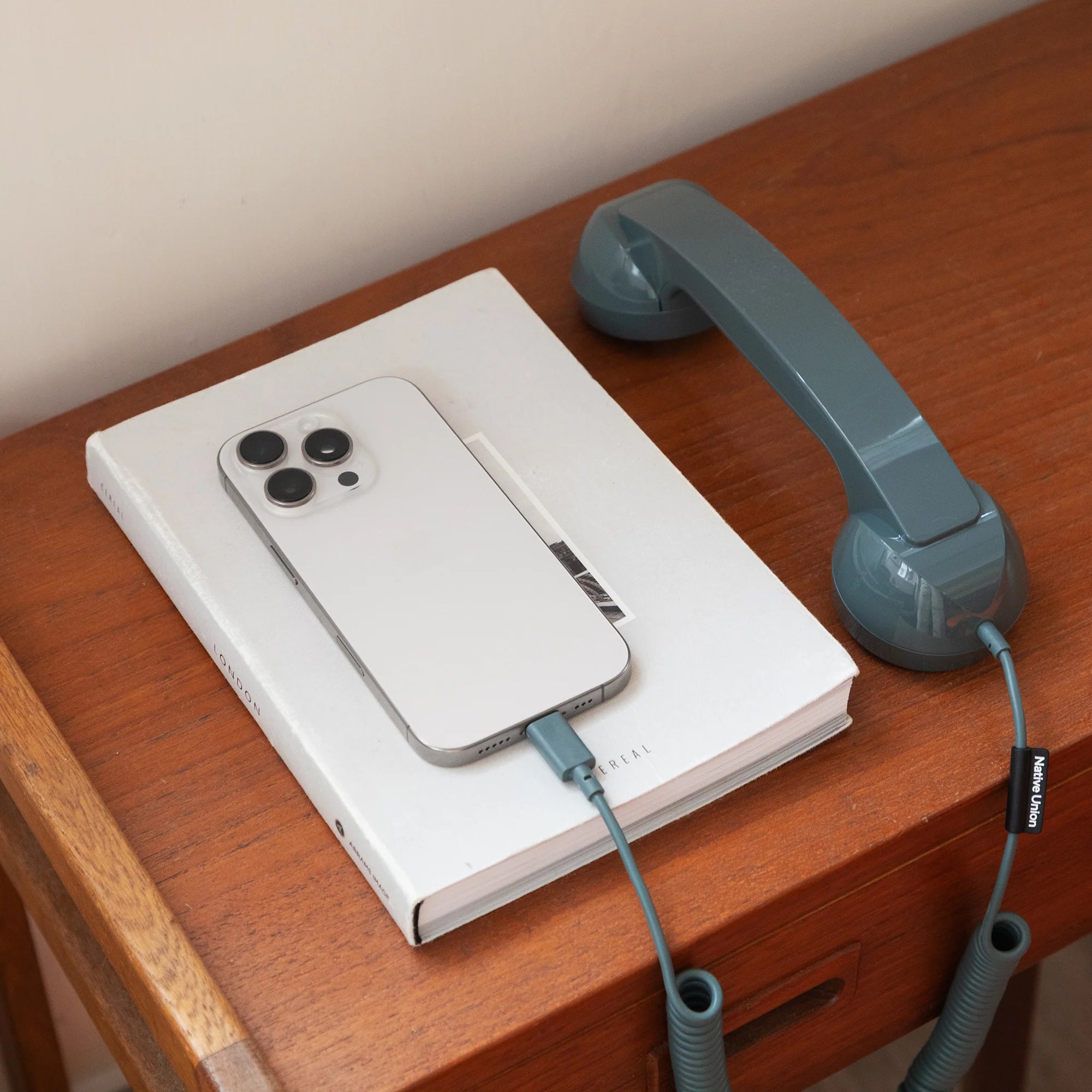 Native Union Pop Phone Retro Telefon Ahizesi - USB-C Destekli, Mikrofonlu ve Hoparlörlü (iPhone, iPad, Samsung S25, Laptop Uyumlu)